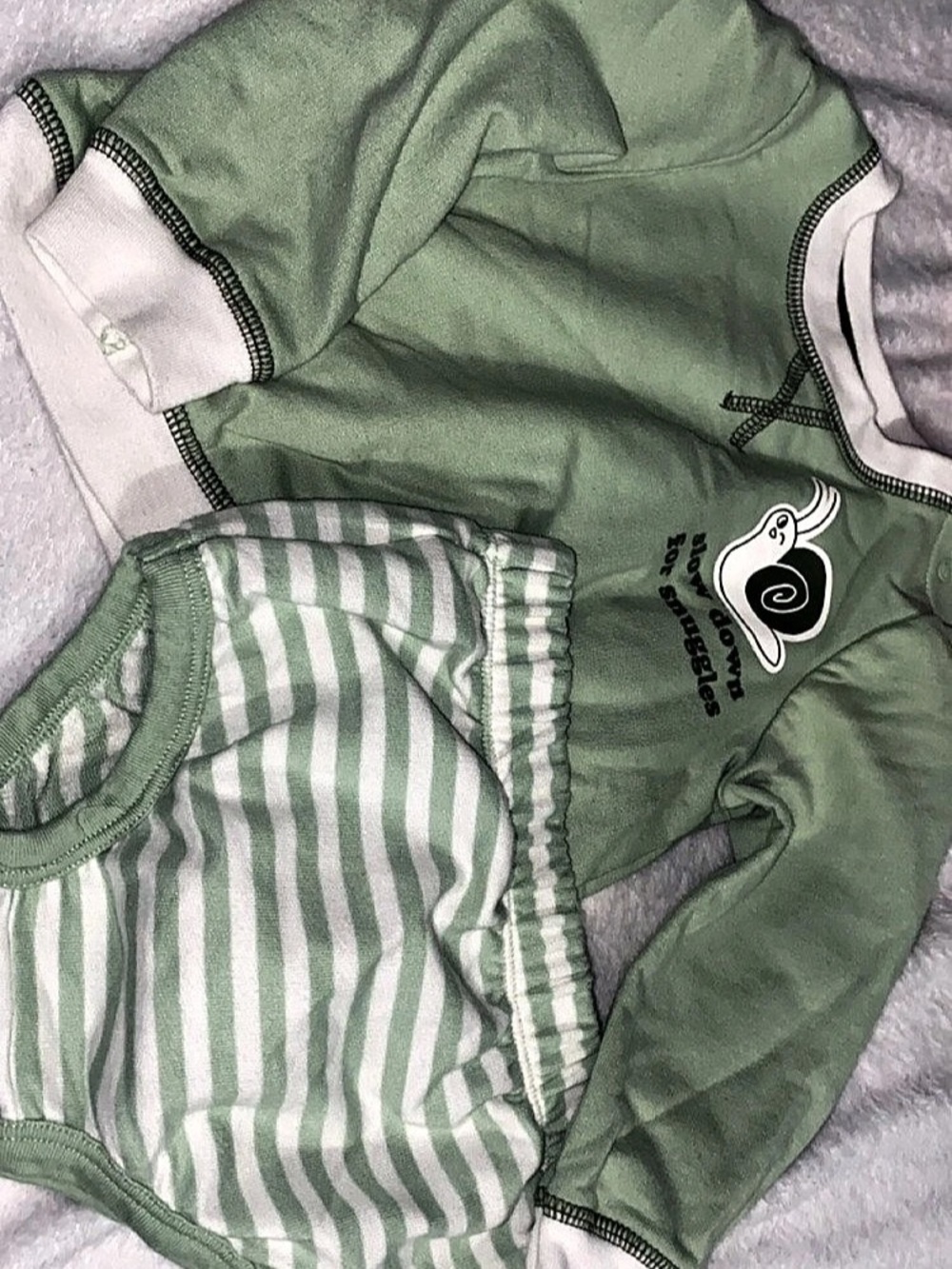 Carter's Baby Green Striped Outfit Size 12M Like New
